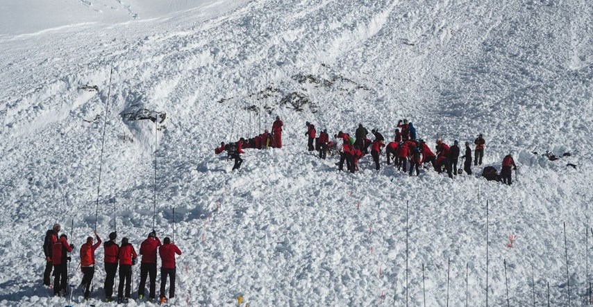 Čudo u austrijskim Alpama: Skijaš preživio pet sati ispod lavine